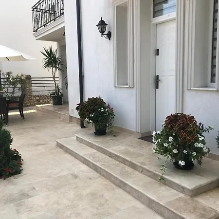 Casa Rodica *** *