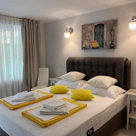 Casa Rodica *** *
